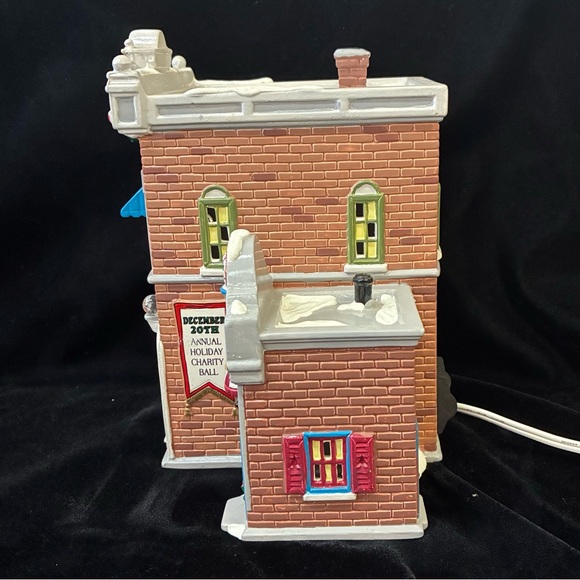 Department 56 Snow Village Police Station with Donut Shop NIB - Picture 4 of 9